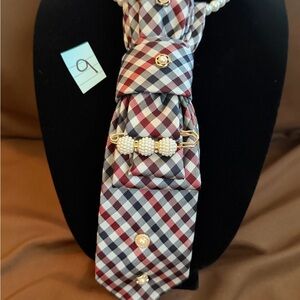 Classic Plaid Men's Tie with Pearl Tie Clip - Black, Gray & Red